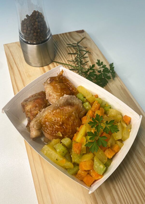 Coxa de Frango Desossada Assada e Mix de Legumes 400 gr
